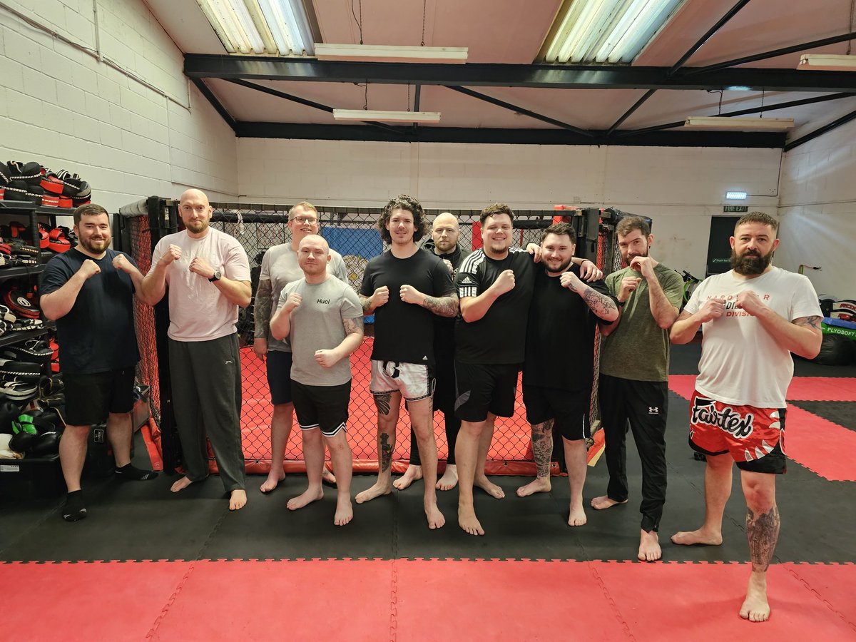 BarnsleyRT's tweet photo. Great event today at https://t.co/vah9eqihXe. Amazing way to start the new year with a workout, and striking coaching. Thank you to Jamie Clarke  for putting us through our paces. Would definitely recommend going down and giving it a try! You can find them here; https://t.co/yTshaTQ5AN