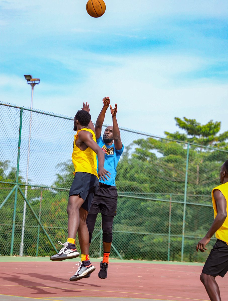 KaptulumAloy's tweet photo. Tap,hold and load in 4k πΈ
πΈ @Rogers_soUg
#HoopsCreatives https://t.co/kkBAOBoC0h