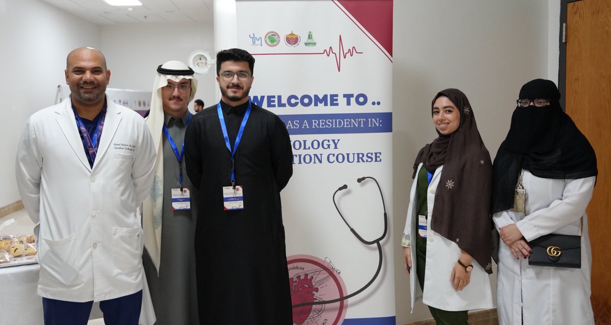 #Think_as_a_Resident In: Cardiology Rotation🫀🩺

Ending our first day by Dr.Ahmed Mokhtar explaining “Valvular Disease”✨