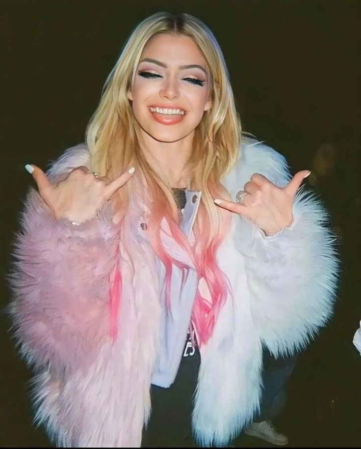 WillowIsKing's tweet photo. @thegoddesswayz  day 3 of fucking this woman 🥰🥰🥰🥰😍😍😍😍 https://t.co/ytPX7t3rZb