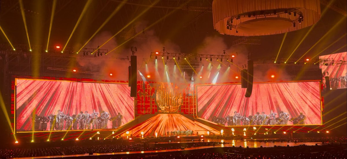 The Momentum stage production for Kick It ❤️‍🔥