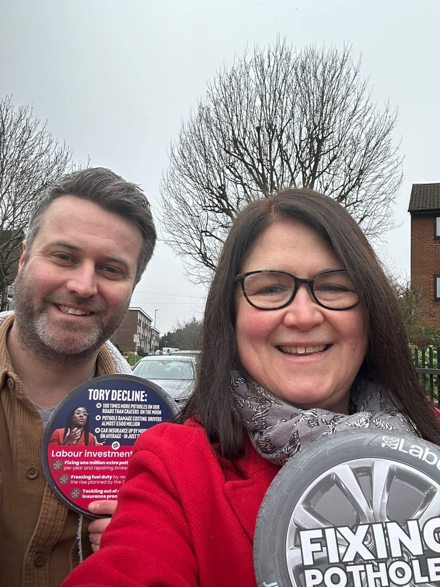 LutonLabGroup's tweet image. The Luton Labour Party out across Luton today speaking to residents, picking up local issues and addressing residents’ concerns.