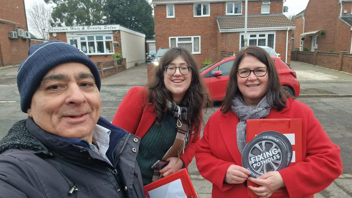 LutonLabGroup's tweet image. The Luton Labour Party out across Luton today speaking to residents, picking up local issues and addressing residents’ concerns.