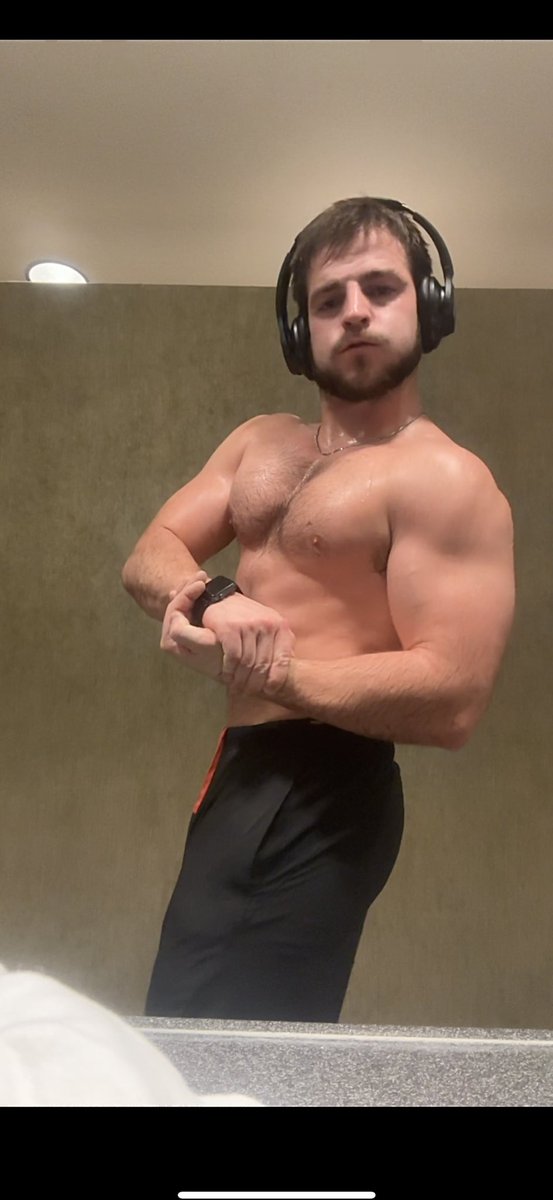 Mi1ky_Man's tweet photo. This body was built by rape juice… don’t sleep https://t.co/zSDLCl1PQR