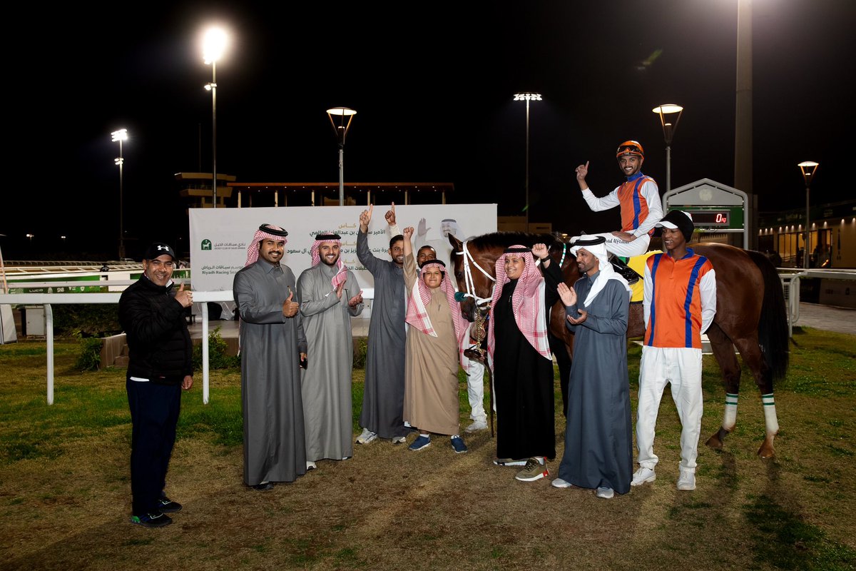 نتيجة الشوط الـ 10 الحفل ( 81 ) 

◻️الفائز : باراديس رو
◻️المالك : عبدالله بن عايض بن محمد ال ظبيه
◻️المدرب : عبدالعزيز خالد
◻️الخيال : فهد الفريدي
◻️المسافة : 1600م

#نادي_سباقات_الخيل 🐎