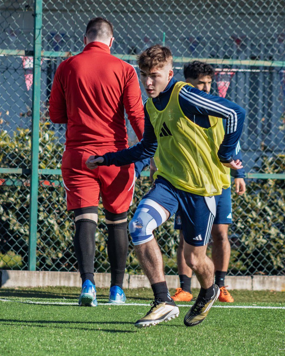 Gear7FC's tweet photo. “DeBErÍaMoS HaBER TiRADO MáS FOToS” After the last night session 😅 Morning work for the crew today 🏴‍☠️

#G7Crew https://t.co/l4kPdbaQ1i