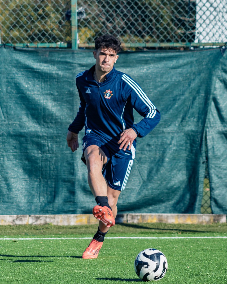Gear7FC's tweet photo. “DeBErÍaMoS HaBER TiRADO MáS FOToS” After the last night session 😅 Morning work for the crew today 🏴‍☠️

#G7Crew https://t.co/l4kPdbaQ1i