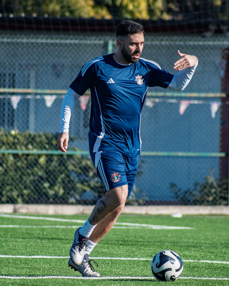 Gear7FC's tweet photo. “DeBErÍaMoS HaBER TiRADO MáS FOToS” After the last night session 😅 Morning work for the crew today 🏴‍☠️

#G7Crew https://t.co/l4kPdbaQ1i