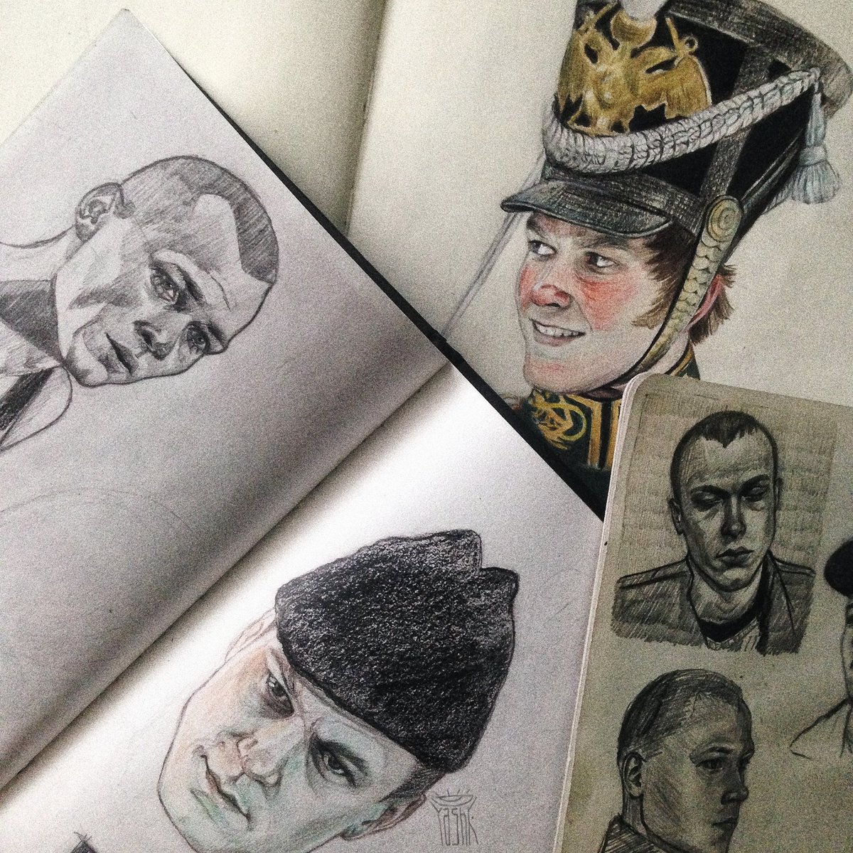 попробую жоска похайпить на своей доисторической фоточке со сборкой моих портретов юрочки борисова 😩

#юраборисов #yuraborisov #юбмнб