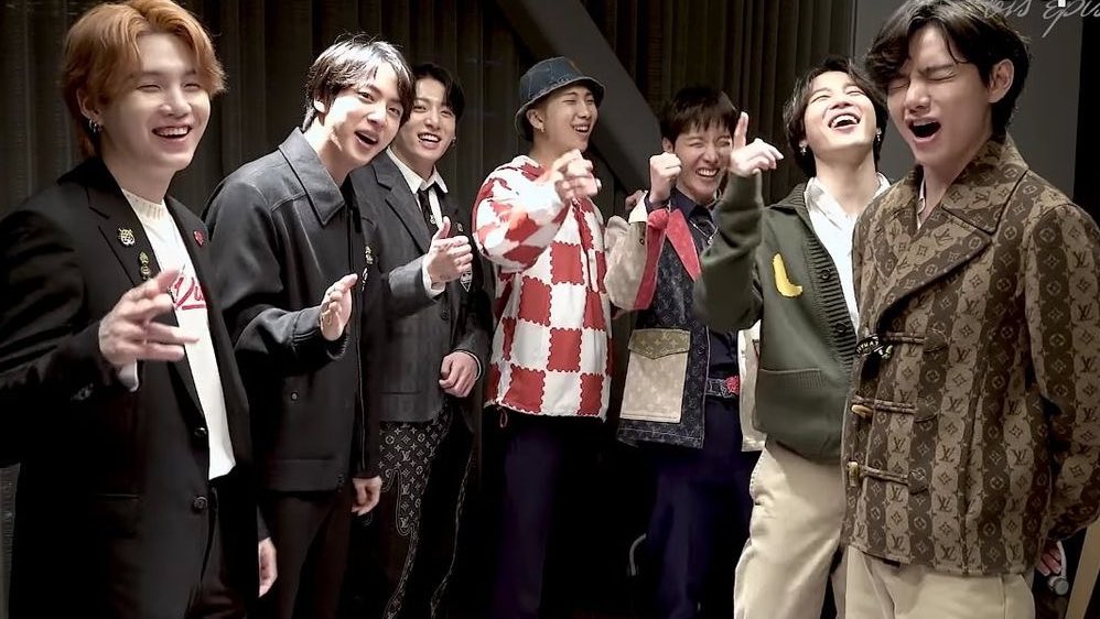 yooniskoo's tweet photo. a bond that no one could ever break <3 https://t.co/svOlBsWV6T
