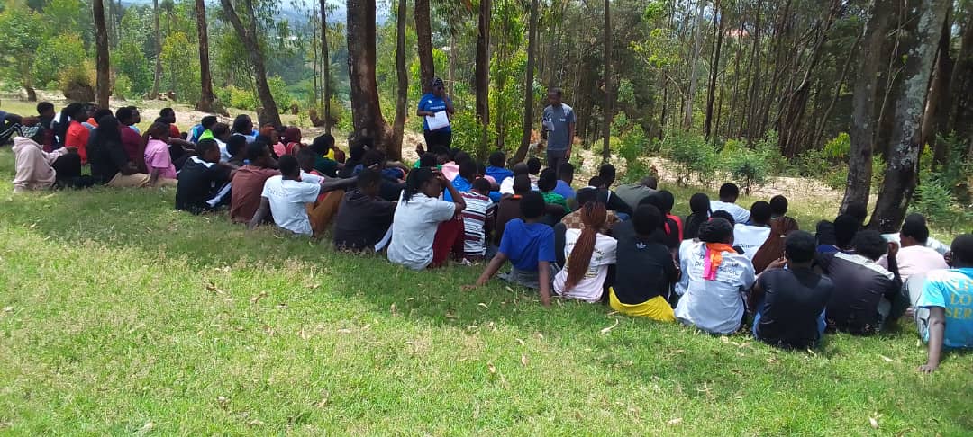 RuhangoDyvcp's tweet photo. "Ubukorerabushake inzira yo kubaka u Rwanda twifuza"
Iyi niyo ntego y'Inama yahuje urubyiruko rw'Abakorerabushake ba @RwandaYouthVol1 muri @RuhangoDistrict #ByimabaSector none kuwa 18/01/2025,
Hagamijwe kungurana ibitekerezo ku gukumira no kurwanya ibyaha.
@RwandaLocalGov https://t.co/uPNHpem0TF