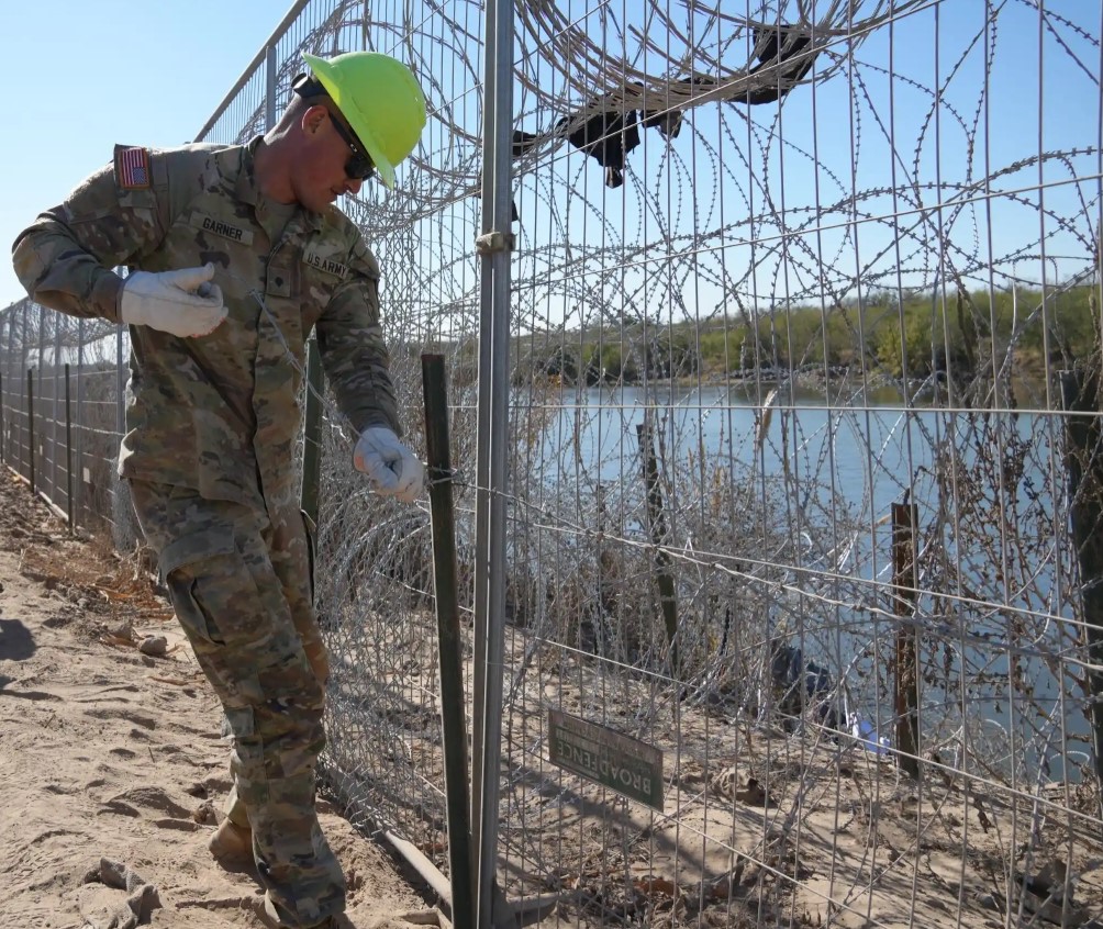 Greg Abbott tweet media