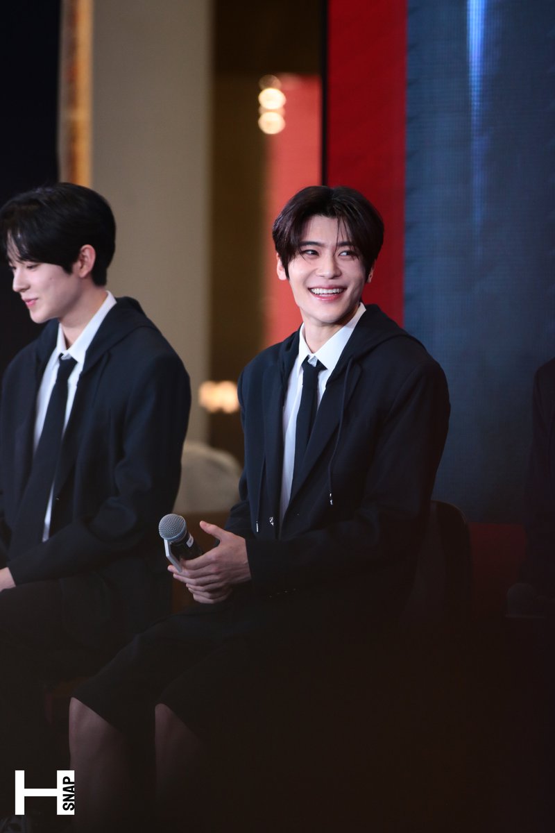 h_snaps's tweet photo. 250118
You smile, I melt.

#SION #시온 #シオン 
#NCTWISHinBANGKOK #THEDnDxNCTWISH 
#hsnaps https://t.co/cty2WoFfDT