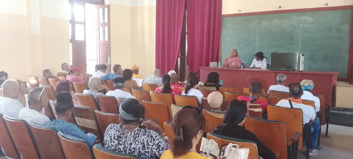 Realizamos la reunión de preparación de los delegados para el análisis del presupuesto y el plan de la economía para el año 2025. Se brinda información sobre el presupuesto y las acciones a ejecutar para transformar instituciones y comunidades #ConlaFuerzaDeLaUnidad