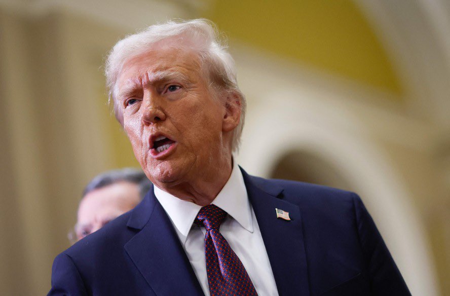 DONALD TRUMP NÃO CONVIDOU NENHUM PRESIDENTE AFRICANO PARA A SUA POSSE  

Donald Trump, sem qualquer surpresa, não se deu ao trabalho de convidar um único chefe de Estado africano, mas há outra surpresa:  🧵