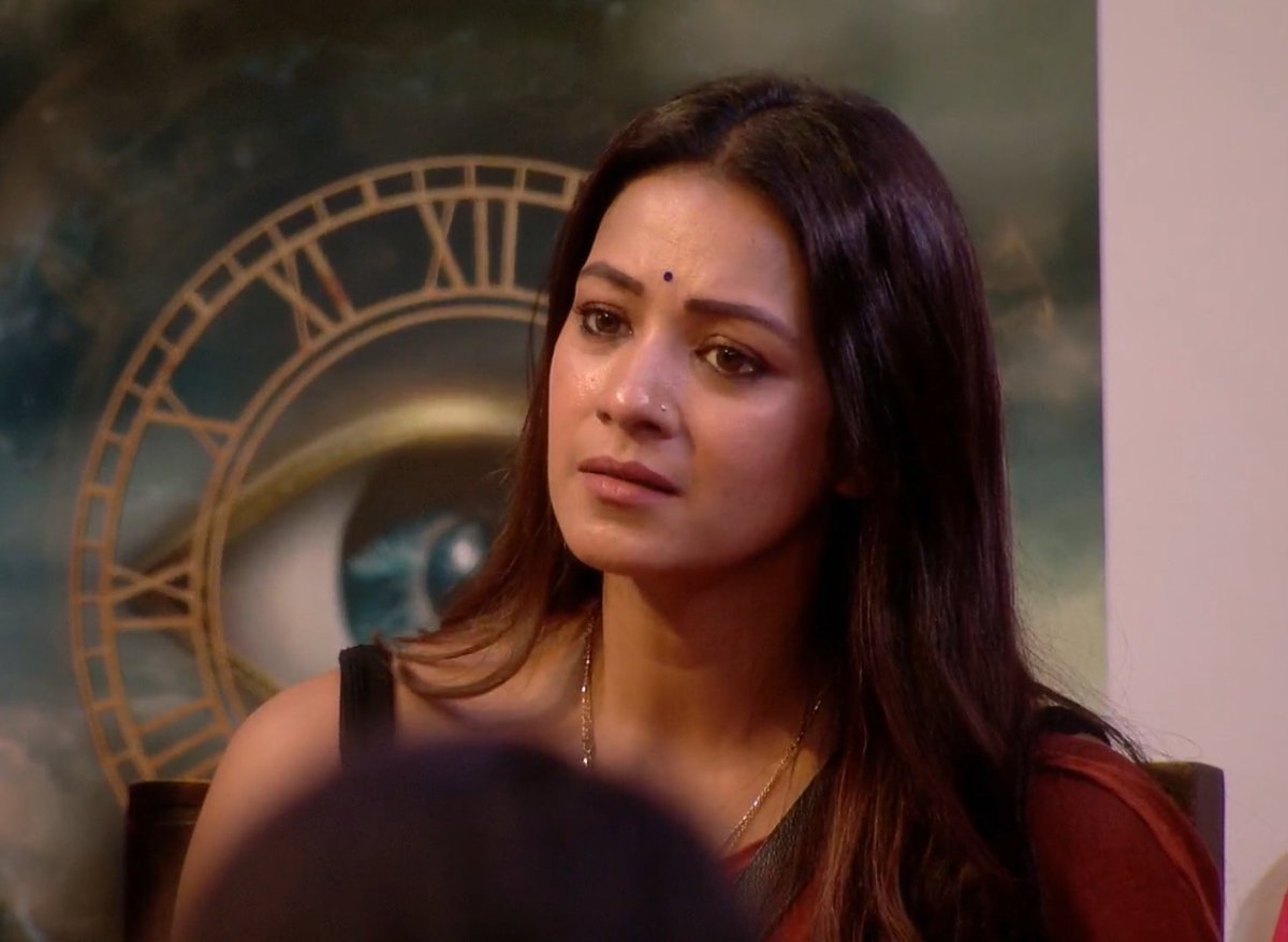TheBiggBossGirl's tweet photo. Barkha Bisht, the woman that you are! 🥵 https://t.co/66wxDhDfOI