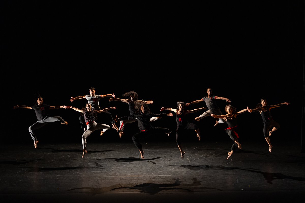 celebrityseries's tweet photo. Cuba's Malpaso Dance Company lit up the Emerson Paramount Center Stage on Friday Evening! 
Photos by Robert Torres

#CelebritySeries #MalpasoDanceCompany #ContemporaryDance #BostonEvents https://t.co/DyisdXalLx