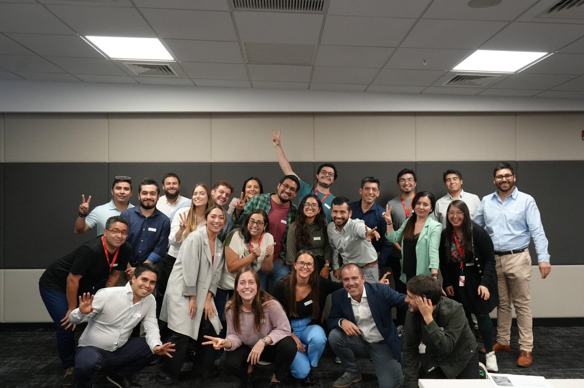 Aaluongo's tweet photo. El cambio en las organizaciones no ocurre porque alguien lo ordene.

El cambio se contagia.

En WSP  Chile y Argentina creamos el Programa de Embajadores Future Ready para formar agentes de cambio que transforman desde adentro. 🌟 Aquí les cuento cómo lo hacemos. 👇 https://t.co/PUvWsv4S9e