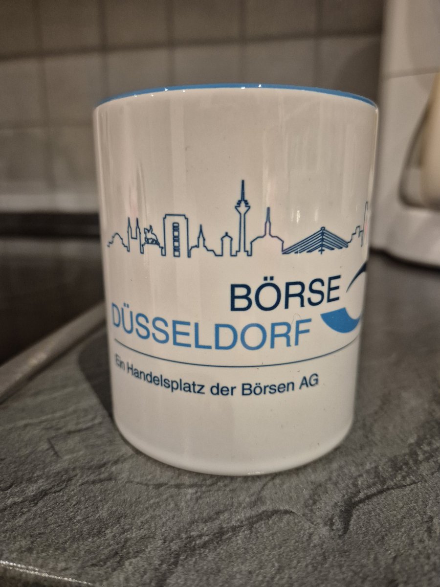 Diese wunderbare Tasse habe ich heute von Uwe <a href="/Boersenhaendler/">Boersenhaendler</a> bekommen! Es war wieder ein super Stammtisch mit vielen netten Leuten und guten Gesprächen.