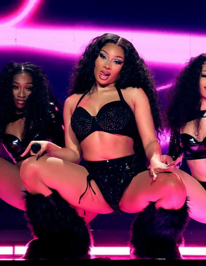 stallionhourly's tweet image. MEGAN THEE STALLION.