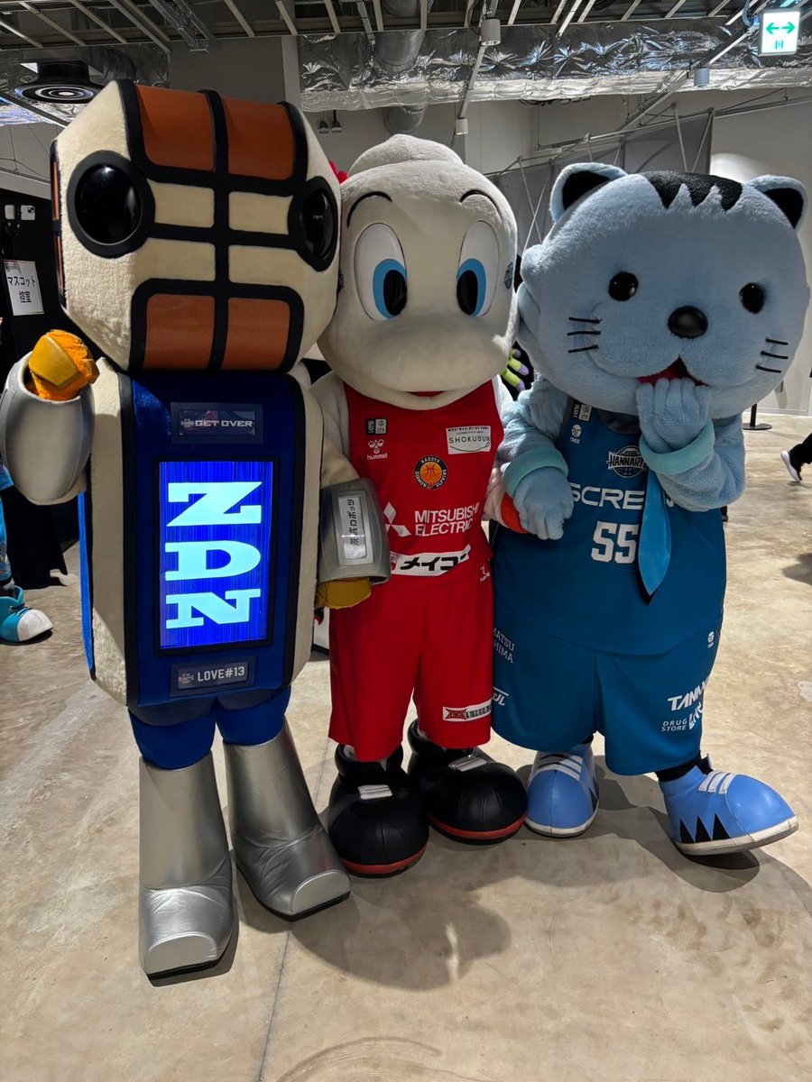 ROBO_SKET's tweet image. ミンナーーーーーーーーーーーーー !!!!!
オッハーーーーーーーーーーーーー !!!!!

#Bリーグオールスター2025
Day2 モ全力デ楽シミマッスーーー🤖🫶

#茨城ロボッツ #GETOVER
#ロボダチ