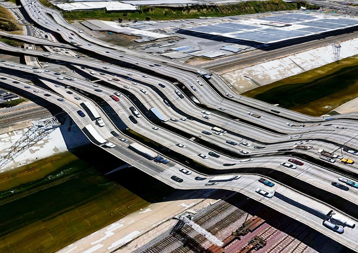 BlindIndex's tweet image. in 2010, artist Clement Valla began capturing strange landscapes on Google Earth as part of her project &quot;Postcards from Google Earth&quot;

finding mistakes in Google Earth algorithms that depict aerial views of melting freeways and contorted landscapes, Valla draws viewers’ focus to…
