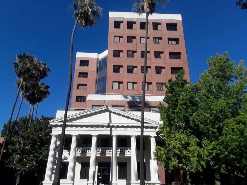 TheFinanceRo's tweet photo. DT SJ 9story building: 152 N.3rd St. to trans. into 133apartments. Its retaining its historic facade. Owned by a group linked to WeWork; the proposal incl amenities like yoga studio, music rooms, co-work café. This will reduce office vacancy +boost DT housing.

#sanjose #sharks https://t.co/mjtX9kIKai