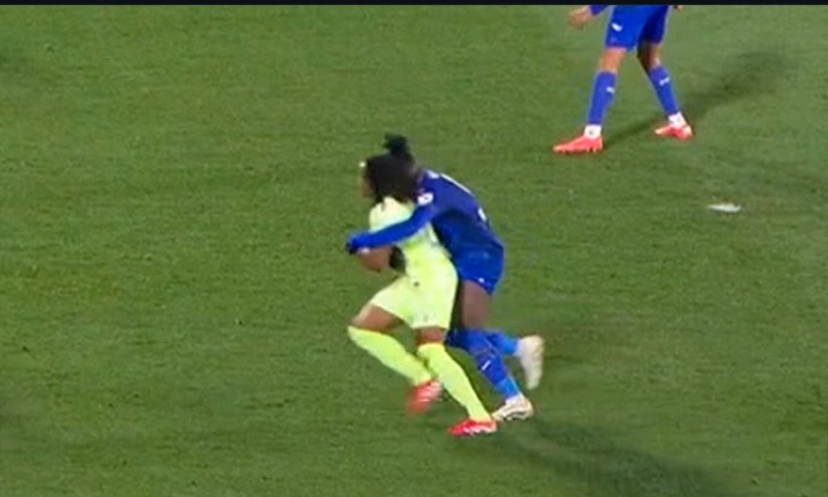 Ongombo da amor

Vaya penaltazo le han robado al barsa 💤💤💤