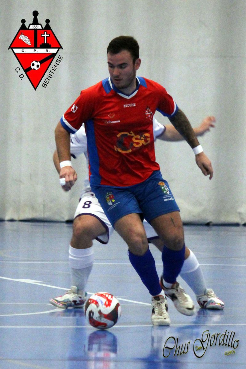 Hoy se ha cumplido un sueño.
100 goles con la camiseta de mi Benitense.
100 goles con la camiseta de mi pueblo.
100 goles con la camiseta del equipo de mi corazón.
Orgulloso de defender este escudo hoy y siempre.
Dar gracias a mis compañeros y cuerpo técnico!