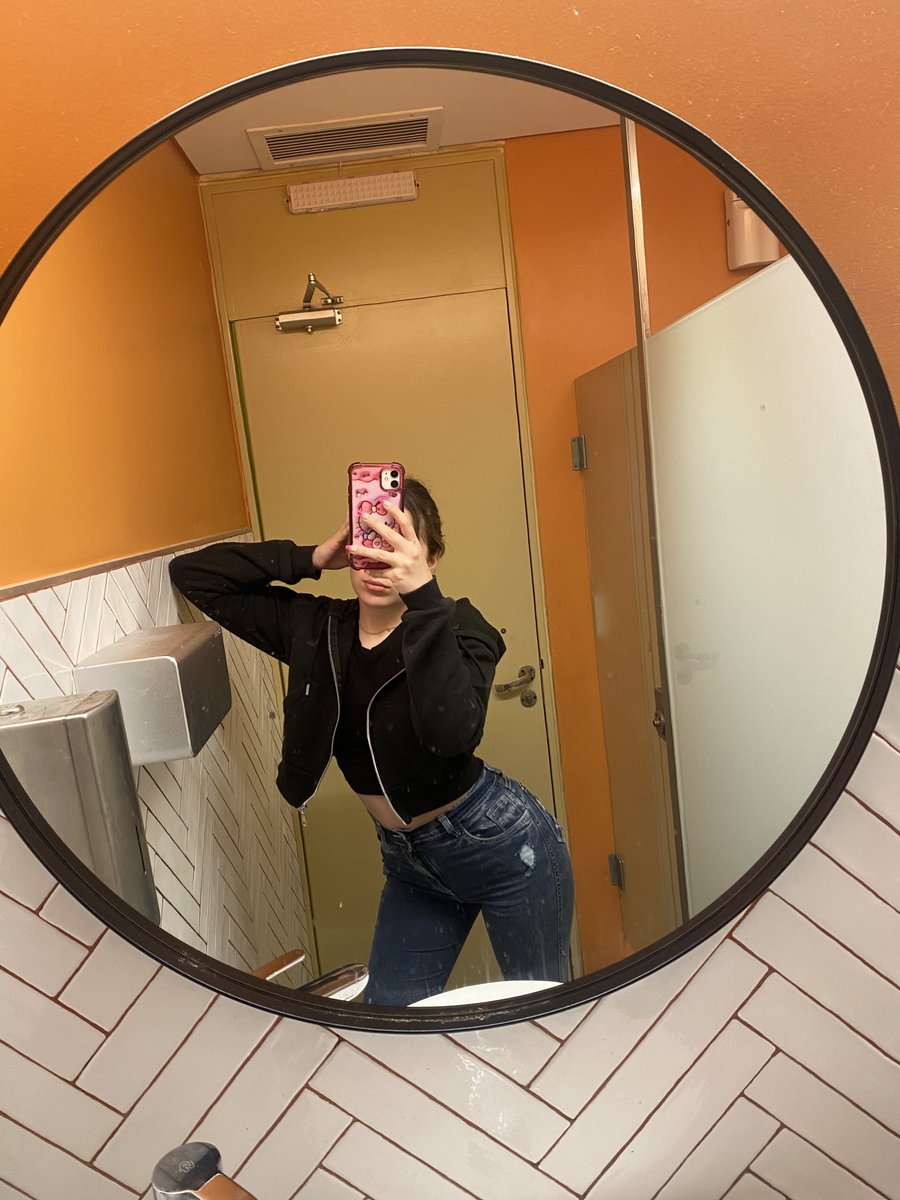 AwMandaBoo's tweet image. i know u know!