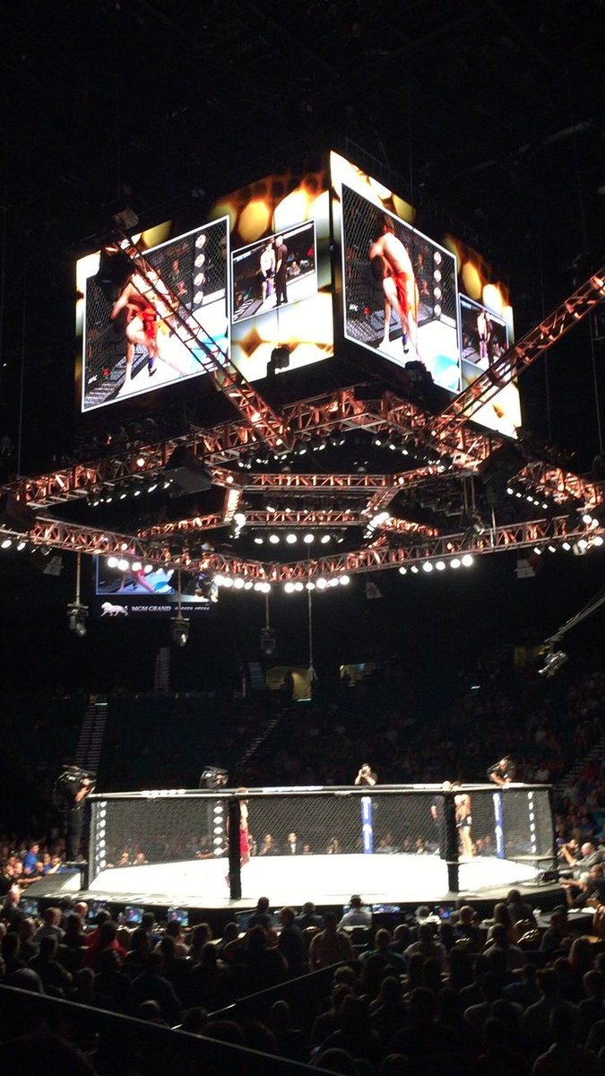 niejestemkasia's tweet image. ,,kim bylismy?
prawda była taka, że byliśmy po prostu ludźmi z dużą ilością błędów na koncie i miejscem zarezerwowanym w samym środku piekła.&quot;#pizgaczhell