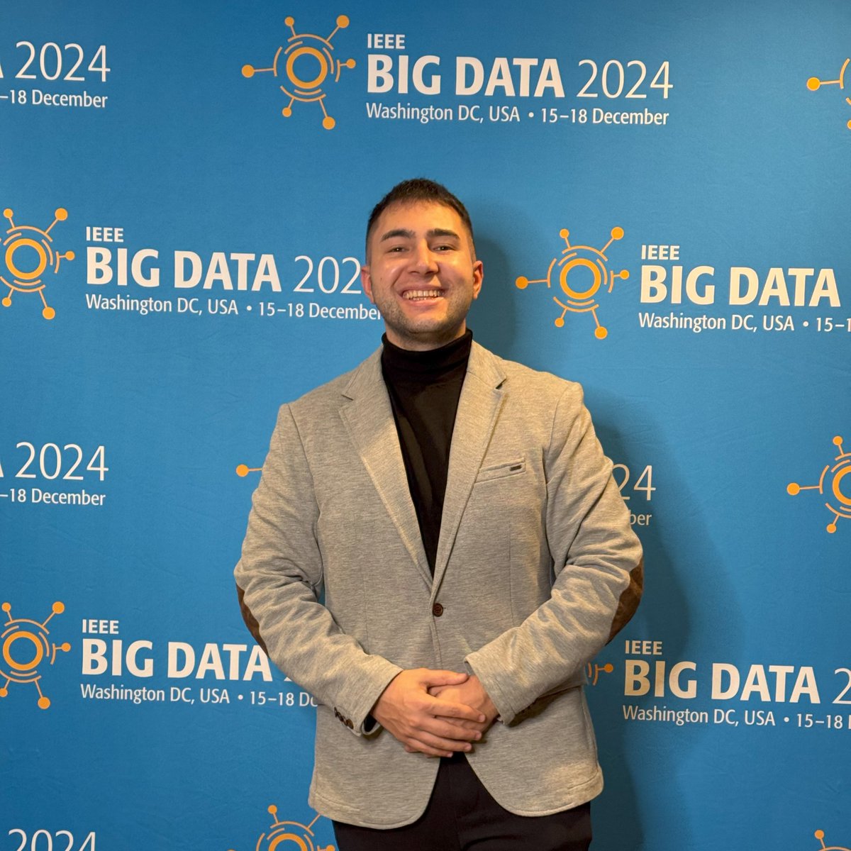 chavesresearch's tweet photo. 🚀 Our paper, "Federated Learning Meets Blockchain: A Kafka-ML Integration for Reliable Model Training Using Data Streams," presented at #BigData2024, is now online! Amazing experience sharing this work in Washington, DC. 📸 Check out some highlights! 

🔗https://t.co/czbb9PAmIB https://t.co/U6lgrnwY8n