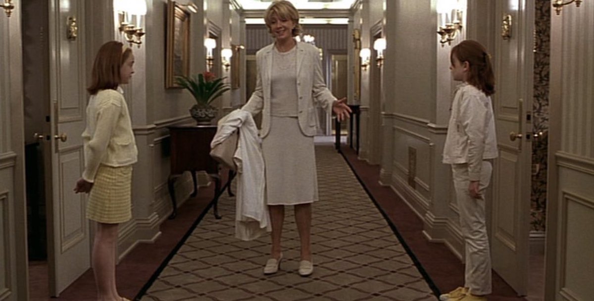 notgwendalupe's tweet photo. she was so Princess Diana coded https://t.co/4OQITxvGh5