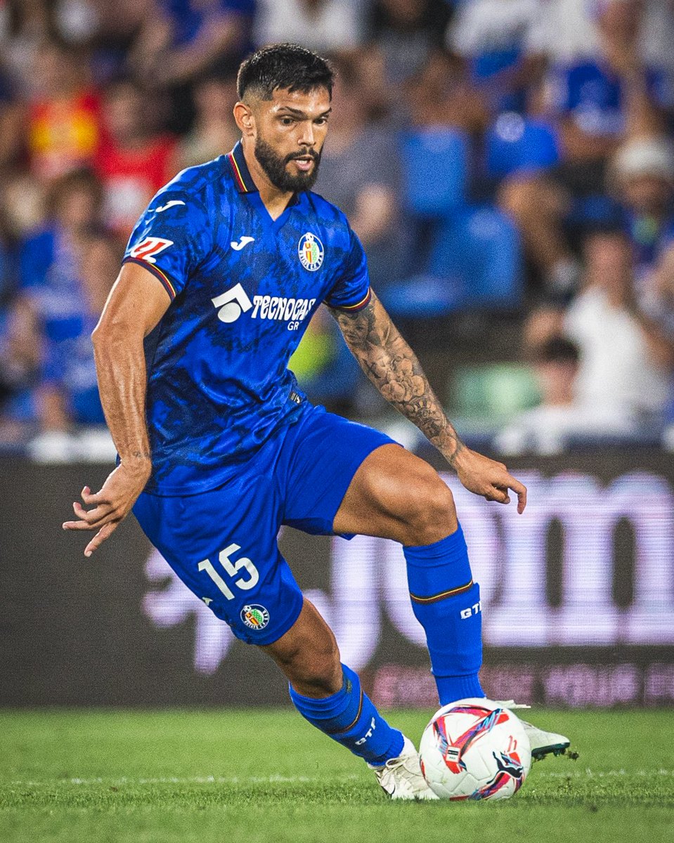 No tiene la prensa que merece, pero Omar Alderete es uno de los mejores zagueros de LaLiga de España. Recién, exhibición total de nuestro compatriota ante el Barça de Hansi Flick, no perdiendo ningún duelo y anulando completamente a Robert Lewandowski.

⚔️🇵🇾 UNA MURALLA.