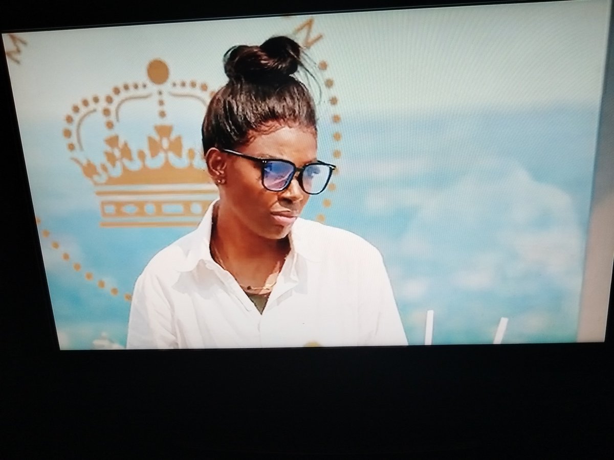 Didi409's tweet image. Annie won't drop the Voice Note Drama, she is beating the hell out of that dead horse😣#YoungFamousAndAfrican