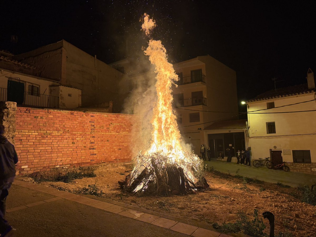 Hoguera de San Antón 2025 en #samperdecalanda #SanAntón
