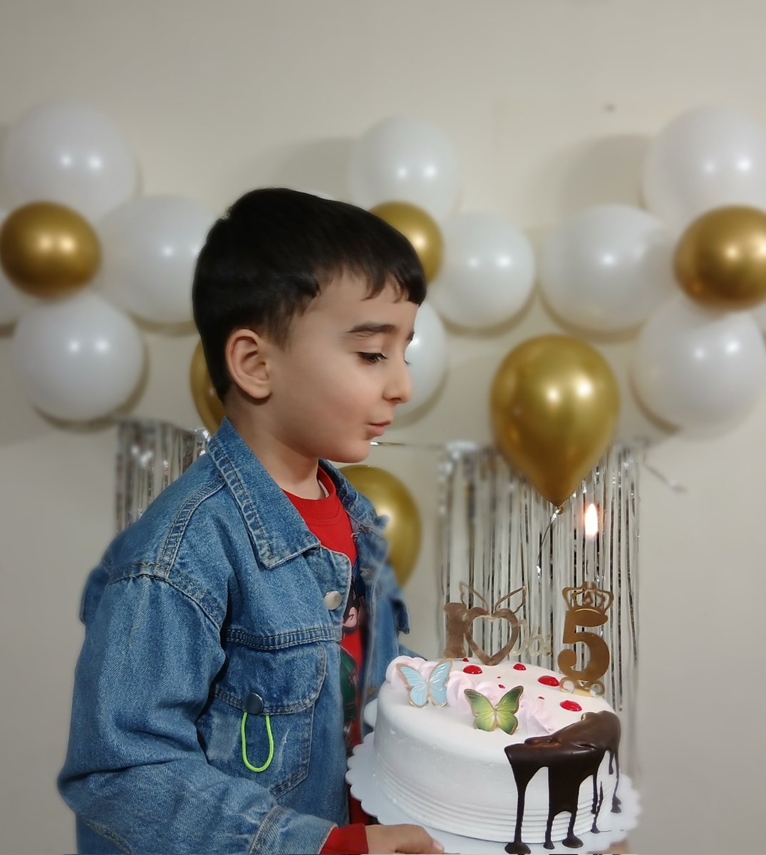 اِلی صدام میکنن🤍 🇮🇷 tweet media