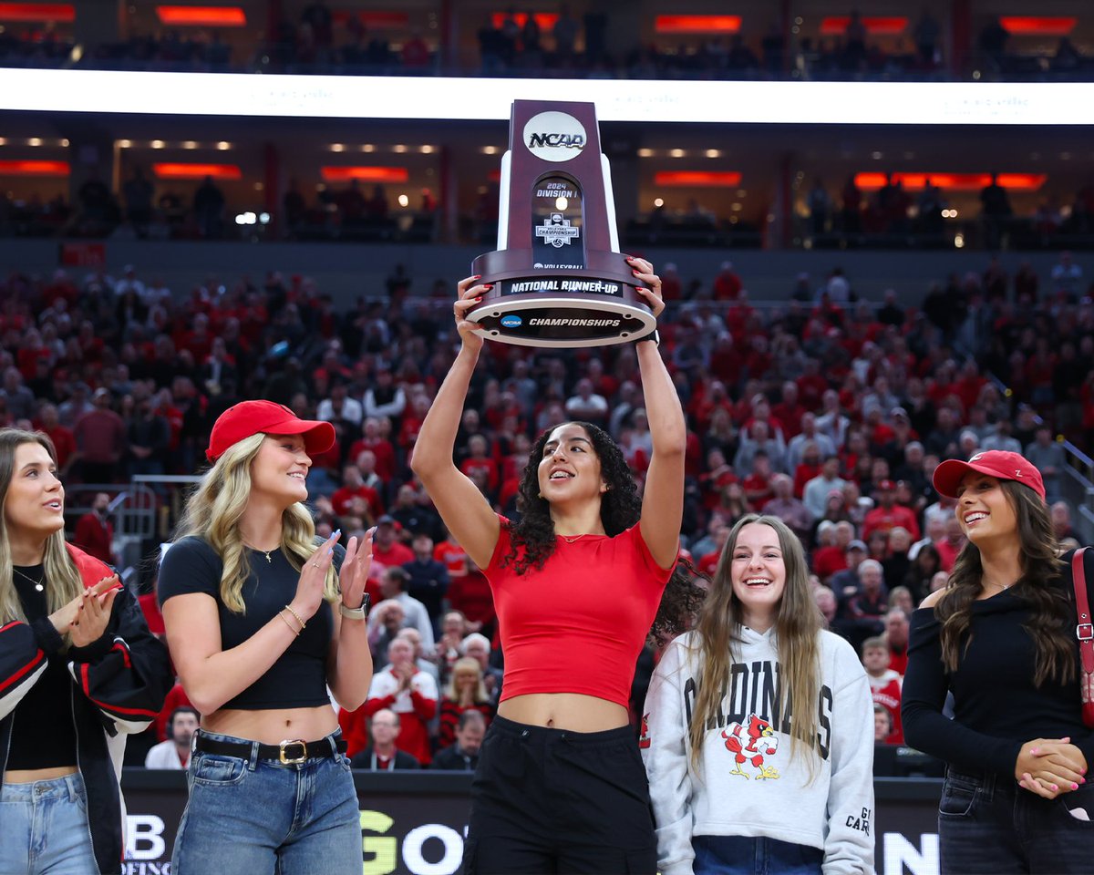 Louisville Volleyball tweet media