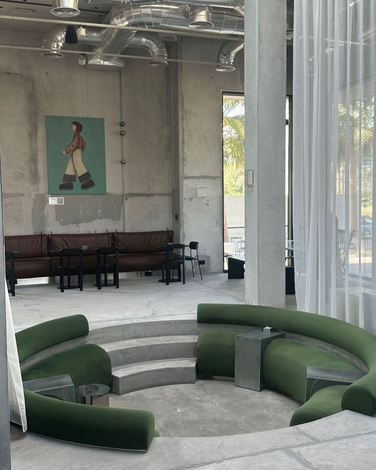 INTERIORBYHUT's tweet photo. This comfy coffee shop in Dubai is a gem ☕ https://t.co/4dLcd0OJEp