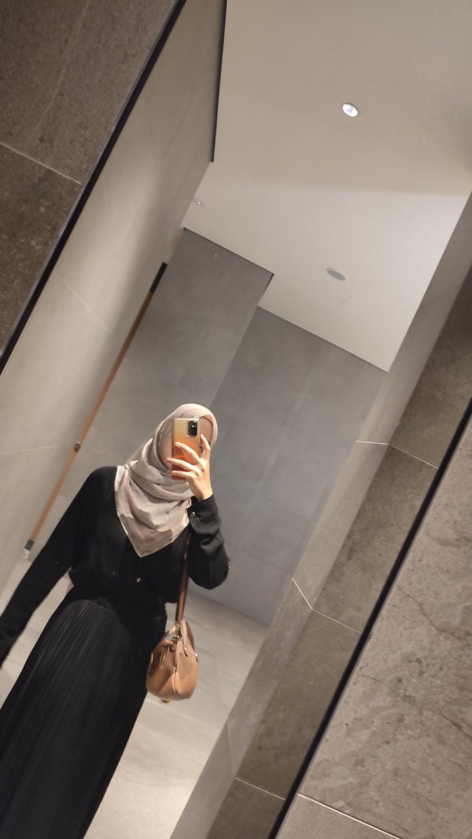 Thank you for organizing this event! I wanted to say hi to random nubdao but i was scared hshs best gila movie nak tengok lagi! 🥹🫶🏻🥹🫶🏻

#404RunRunwithMYNubdaoxDinoU
#daou