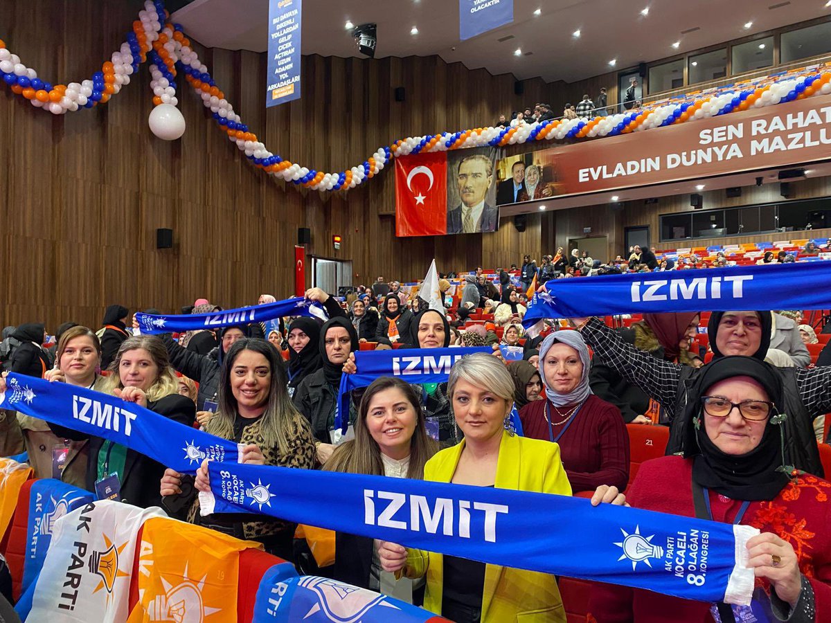 AK Kadın İzmit (@akkadinizmit41) on Twitter photo Aile ve Sosyal Hizmetler Bakanımız Sayın Mahinur Özdemir Göktaş’ın teşrifleriyle 7. Olağan İl Kadın Kolları Kongremizi coşkuyla gerçekleştirdik.
Yeniden göreve seçilen İl Kadın Kolları Başkanımız <a href="/yyaseminozdemir/">Yasemin Özdemir 🇹🇷🇹🇷🇹🇷</a> ve ekibini tebrik ediyoruz.
<a href="/aysekesir/">Ayşe Keşir 🇹🇷🇹🇷🇹🇷</a> Aile ve Sosyal Hizmetler Bakanımız Sayın Mahinur Özdemir Göktaş’ın teşrifleriyle 7. Olağan İl Kadın Kolları Kongremizi coşkuyla gerçekleştirdik.
Yeniden göreve seçilen İl Kadın Kolları Başkanımız <a href="/yyaseminozdemir/">Yasemin Özdemir 🇹🇷🇹🇷🇹🇷</a> ve ekibini tebrik ediyoruz.
<a href="/aysekesir/">Ayşe Keşir 🇹🇷🇹🇷🇹🇷</a>
