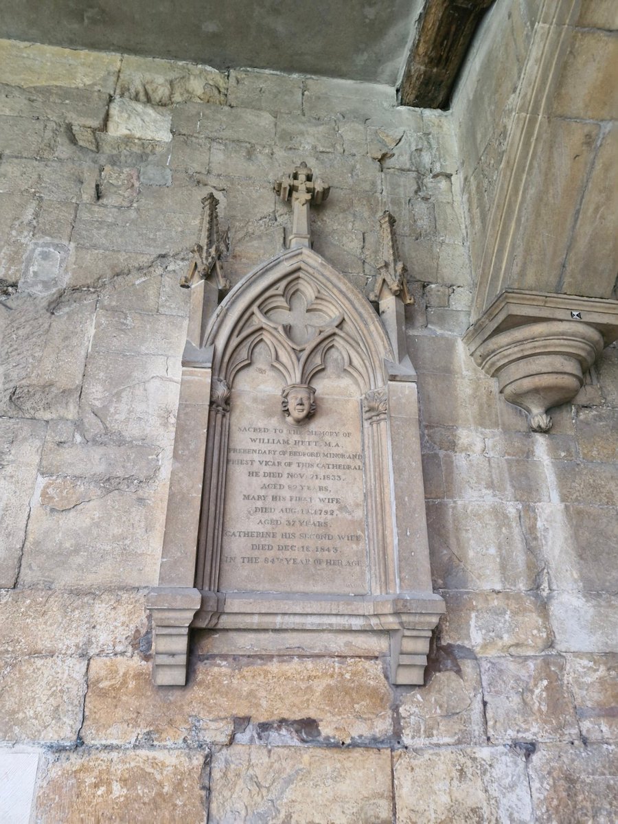 This may seem a typical memorial at @lincscathedral. In fact Rev Hett was a rather aggressive abuser of the #Methodists and a wealthy pluralist. But don't worry, I won't start #Hettmustfall......