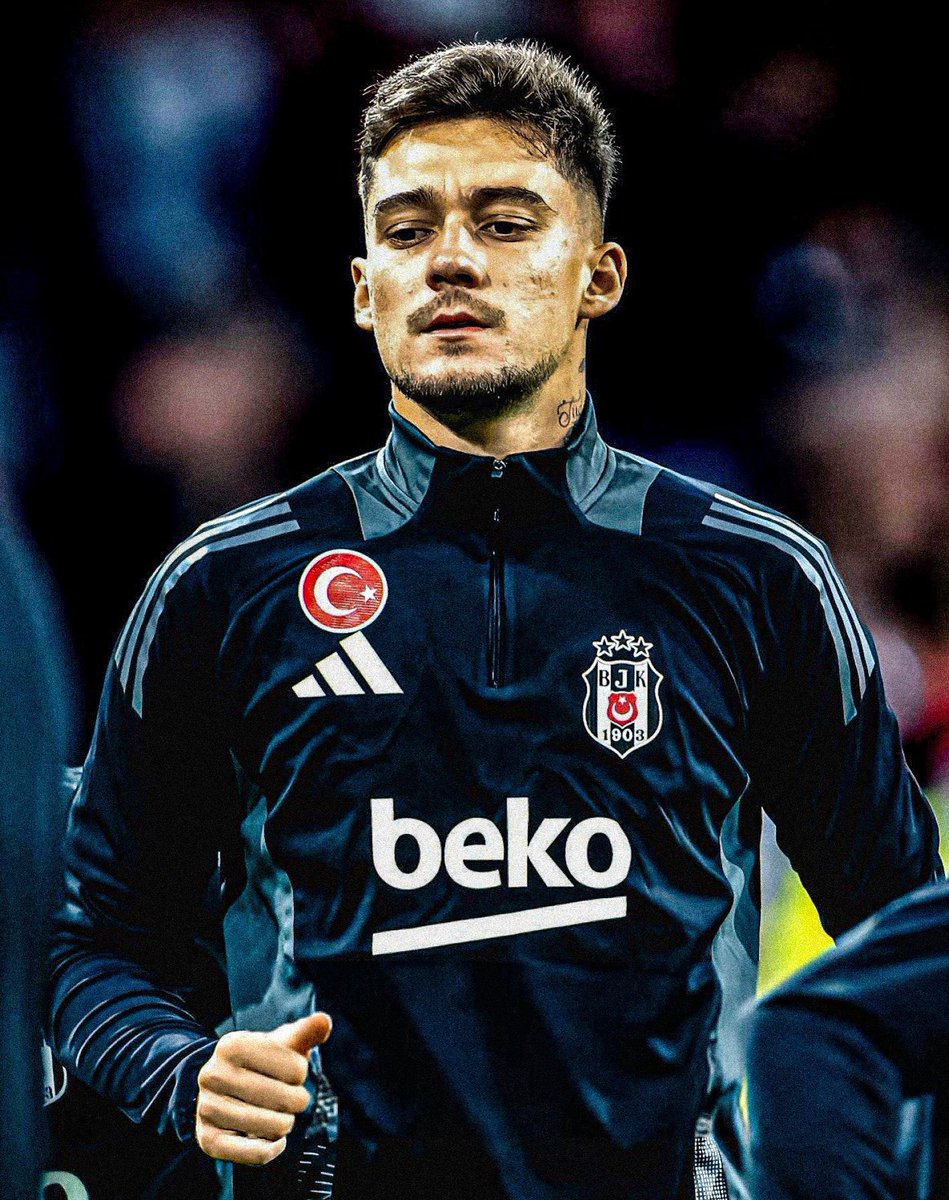 scoutingBJK1903's tweet photo. Oyuna girdikten sonra MESSİ girdi zannettik. https://t.co/PMtBn5cW6q