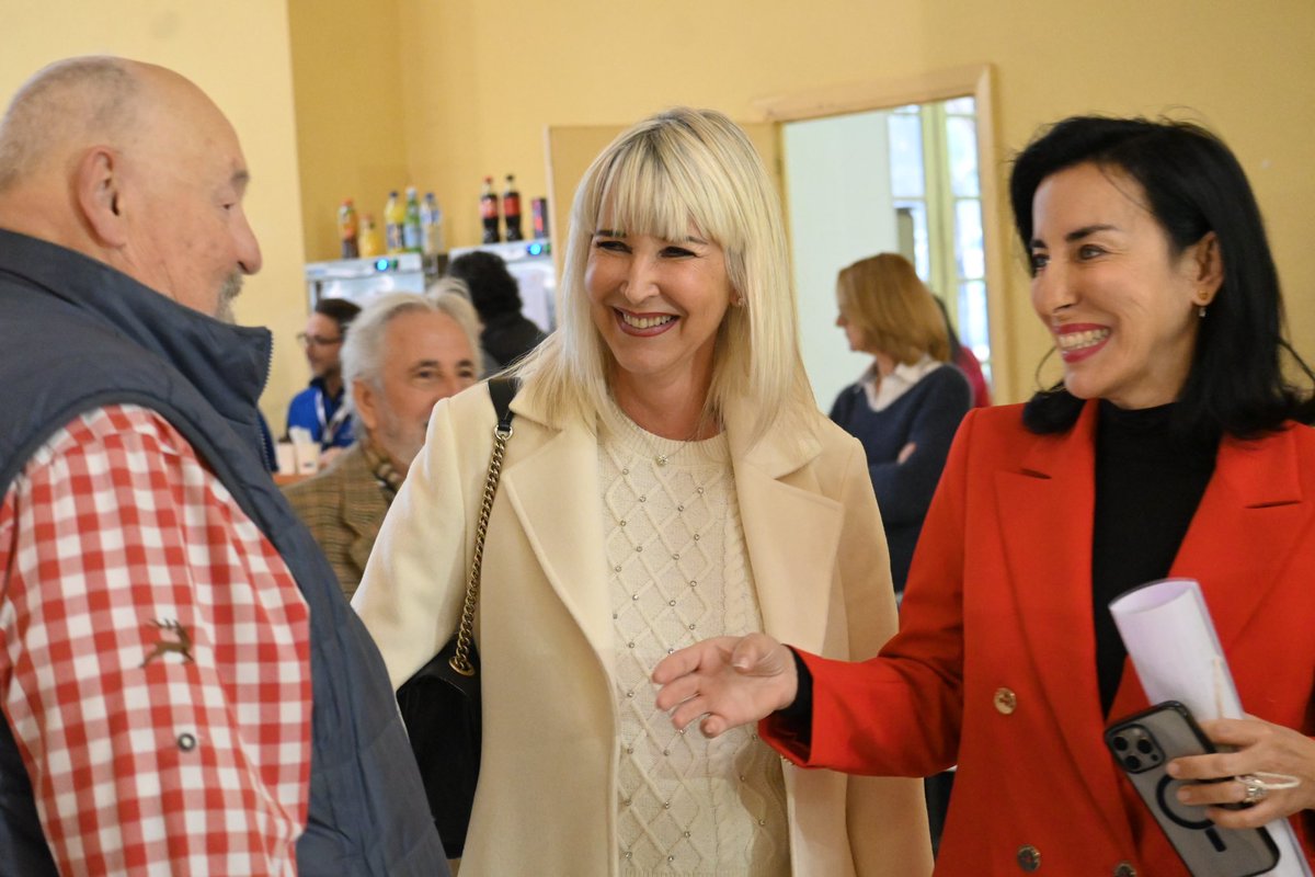 A_Masson06's tweet photo. Un bel après-midi aux côtés des Conseillères municipales Isabelle Thouvenot et Isabelle Almonte et de mon suppléant @tomatis_gabriel au Broc Troc, organisé avec brio par le Rotary Club  de #Menton au Palais de l’Europe !

Un événement incontournable pour chiner ! https://t.co/9su9gus7FP