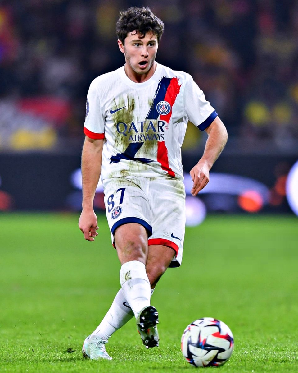 B24PT's tweet photo. Ninguém tem mais assistências na Ligue 1 esta época que João Neves (7) 🎩 https://t.co/RhMhJgeVR0