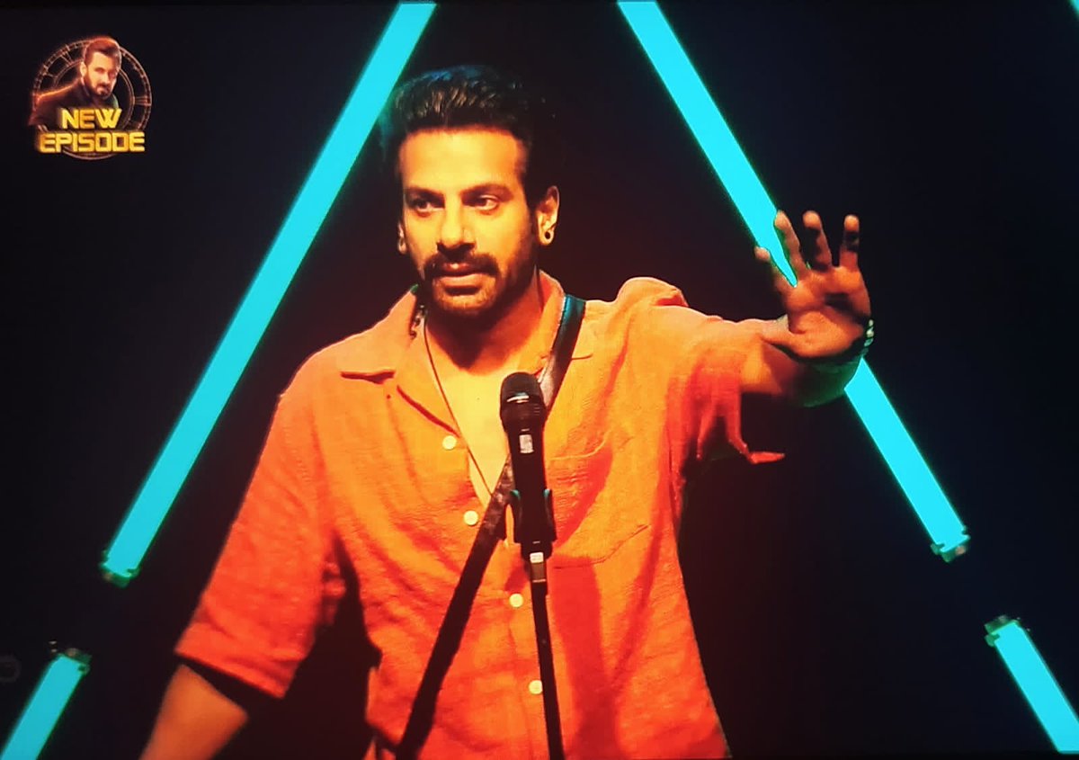 Anubhav_Memerz's tweet photo. Vivian in his roast to Karan said him "Jealous, obsessed &amp; Gandgi (dirty man)"... He took it sportingly

But #KaranveerMehra just used a funny situation where his daughter didn't recognise him &amp; he is crying to get sympathy vote... Loser mindset !!
#BiggBoss18 #BB18 #ChumVeer https://t.co/iSnJ89p1sP