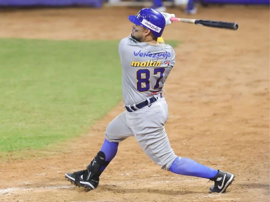 Magallanes_News's tweet photo. Eliezer Alfonzo Jr finalizó en Round Robin siendo nuestro mejor bateador:

68 turnos al bate, 28 hits, 2 dobles, 1 triple, 9 carreras remolcadas, 14 carreras anotadas dejando un promedio al bate de .412.

Además se convirtió en el magallanero con MÁS sencillos en dicha instancia. https://t.co/99DVkCY0jm