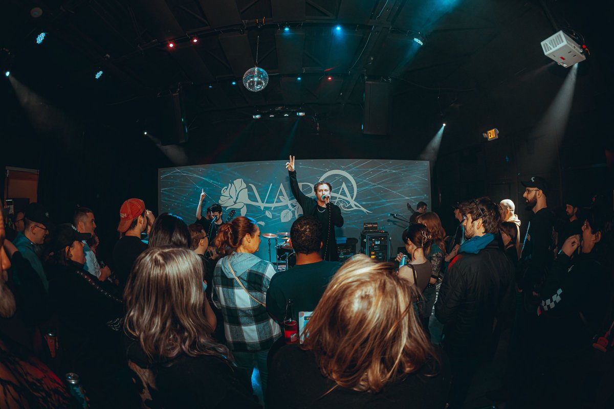 VariaBandUS's tweet photo. Fredericksburg, VA went OFF last night! We’re in Baltimore, MD tonight with @SpiritleavesFL and Brave New World 🤘 https://t.co/aSVQ1tuv3w