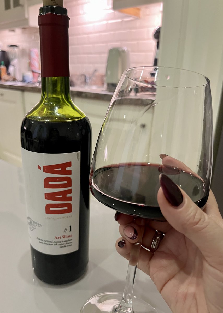 elainesim28's tweet image. I found €10 in a car park today and I thought to myself “What would Jesus do????”

So I turned it into wine🍷
Cheers🍷