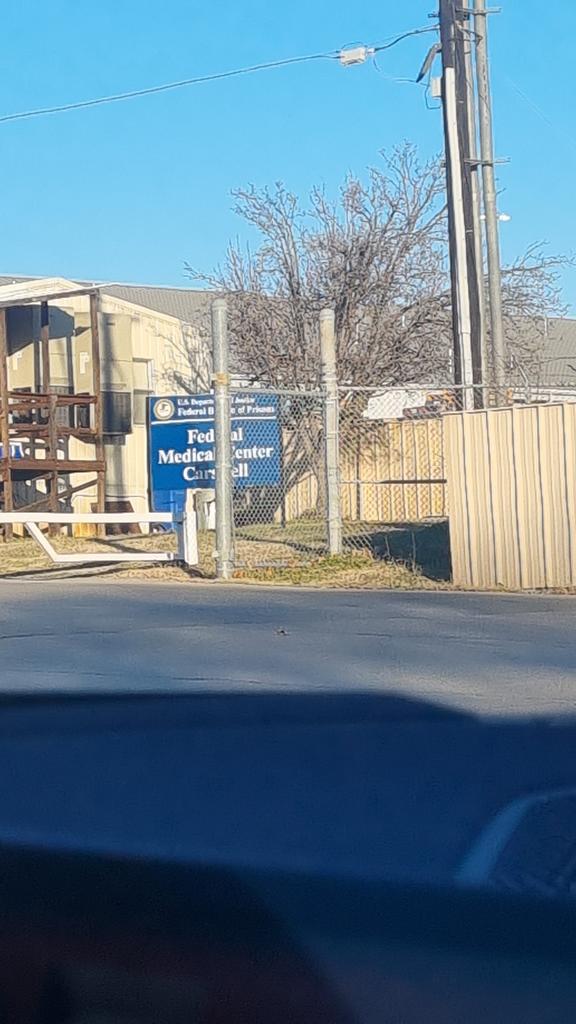 FowziaSiddiqui's tweet photo. They messed up my visit I was only allowed 2 hours of 4 and part of that in the security check delay. Heart breaking, emotionally traumatising visit, one meant to bring her out ended im leaving her back. #ThisTimeFreeAafia 
She Thanks you all. https://t.co/gmtevup5uB